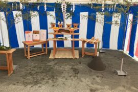 2年半の図面が、今日、土を踏んだ。